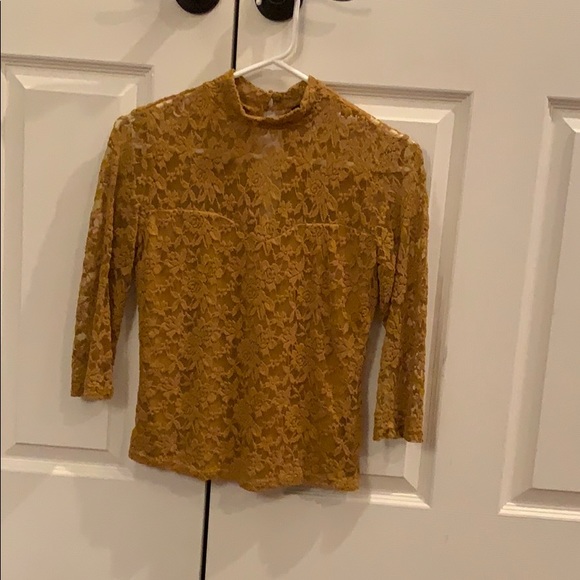 Lace top - Picture 2 of 3